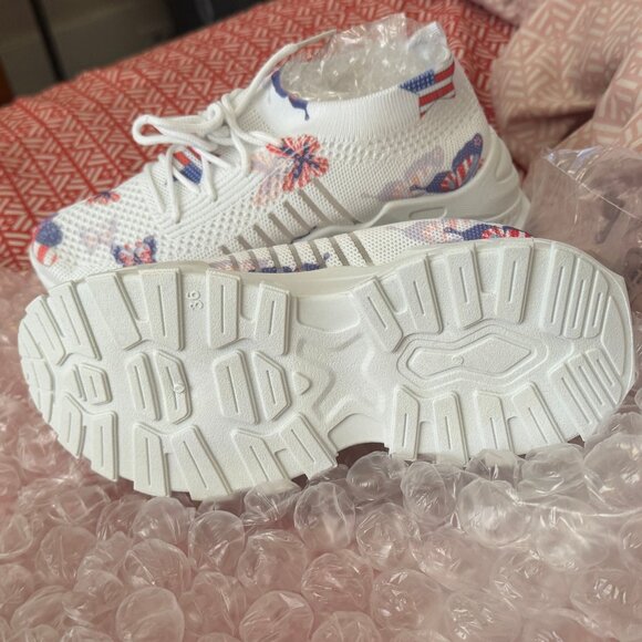 Size 6 Colorful Butterfly Sneakers for Women Teenagers - Picture 4 of 5